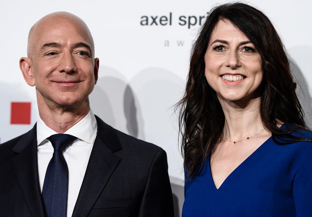 Jeff Bezos și Michael Bloomberg, printre cei mai mari donatori americani din 2020. Elon Musk, dat ca exemplu negativ