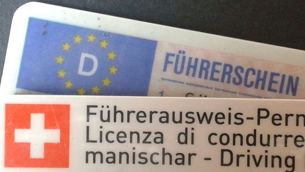 Cum a reușit un elvețian să conducă 37 de ani fără permis. De câte ori a fost amendat