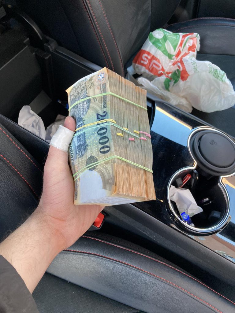 VIDEO | Iubita unui interlop miliardar maghiar a crezut că e cerută în căsătorie, când au intrat mascații peste ea în vila de lux cu ferestre antiglonț și senzori de mișcare