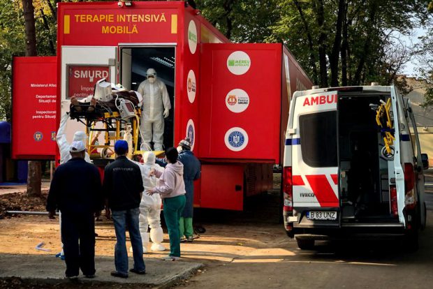 TIR-urile transformate în unități mobile de Terapie Intensivă „nu pot funcționa pe termen lung”. Oana Gheorghiu: „Sunt gândite strict pentru calamități”