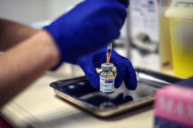 STUDIU | Vaccinul AstraZeneca este mai puțin eficient împotriva tulpinii virale din Africa de Sud