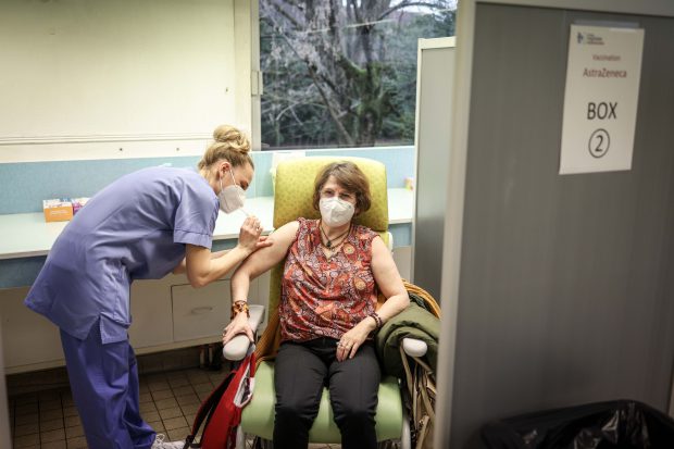 Franța recomandă o doză unică de vaccin persoanelor vindecate de Covid, considerată ”de rapel”