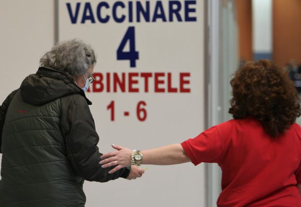 Două centre de vaccinare din Galați, închise din lipsa vaccinului Moderna. Zeci de oameni, reprogramați