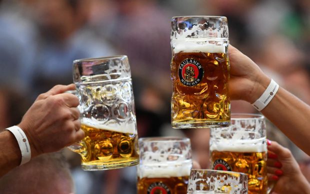 Festivalul Oktoberfest revine după 2 ani de întrerupere, însă guvernul malaezian vrea să-l interzică din motive religioase