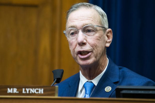 Un congresmen american s-a infectat cu COVID-19, după administrarea rapelului vaccinului de la Pfizer