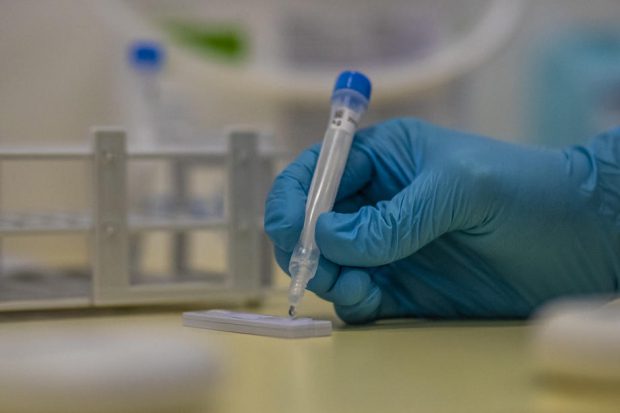 INSP: Peste 200 de cazuri confirmate cu subvarianta mai contagioasă a tulpinii Omicron