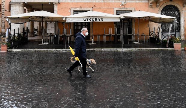 Patru regiuni din Italia intră în lockdown parțial din cauza COVID. Se închid restaurantele, iar oamenii nu pot părăsi localitățile