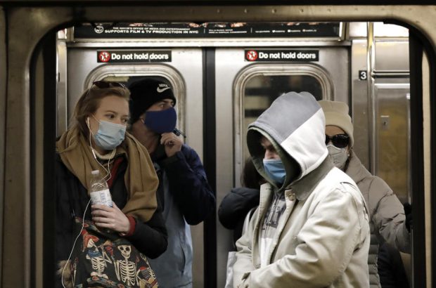Metroul din New York folosește vocile unor vedete pentru a îndemna călătorii să respecte măsurile anti-COVID