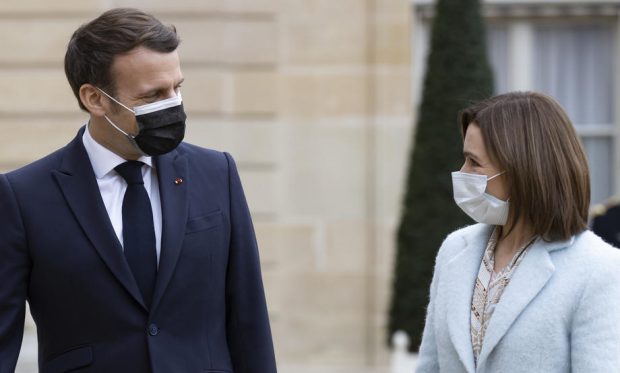 Maia Sandu, în vizită la Palatul Elysee. Emmanuel Macron o îndeamnă să facă „reforme curajoase” în Republica Moldova