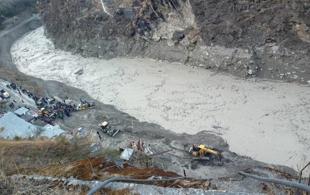 VIDEO | Catastrofă în India. Doi morți și peste 150 de dispăruți după ce s-a spart un ghețar din Himalaya