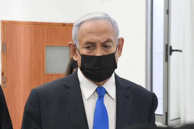 Premierul israelian Netanyahu a pledat nevinovat în procesul în care este acuzat de corupţie. Oamenii îi cer demisia