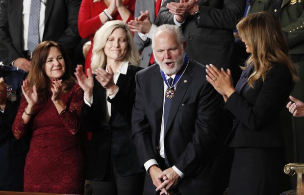 Rush Limbaugh, legenda conservatoare a radioului american, a murit la 70 de ani