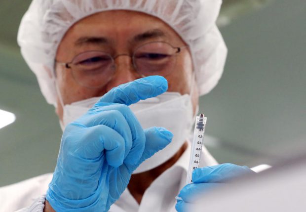 Un nou model de seringă, dezvoltat în Coreea de Sud, permite extragerea unui număr mai mare de doze de vaccin dintr-o fiolă