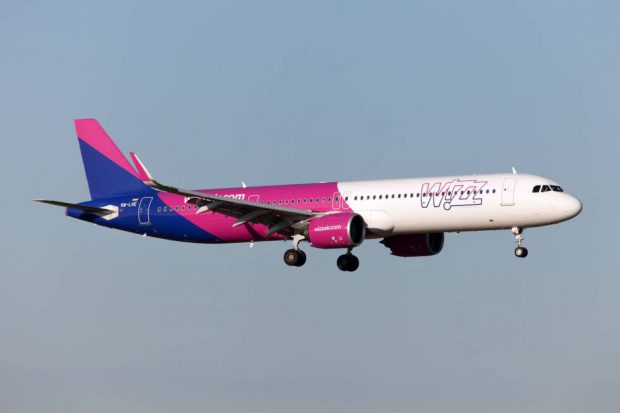 Alertă cu bombă la bordul unei curse Wizz Air. Aeronava, escortată până în Ungaria de avioane de vânătoare româneşti