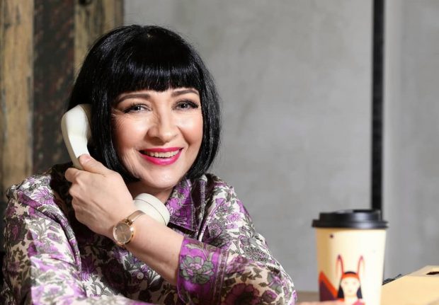 Imagine Stire Neti Sandu, despre relația cu propriul destin. „Văd lucrurile altfel. Am avut norocul să pot să-mi înțeleg singurătatea” | 2review.ro