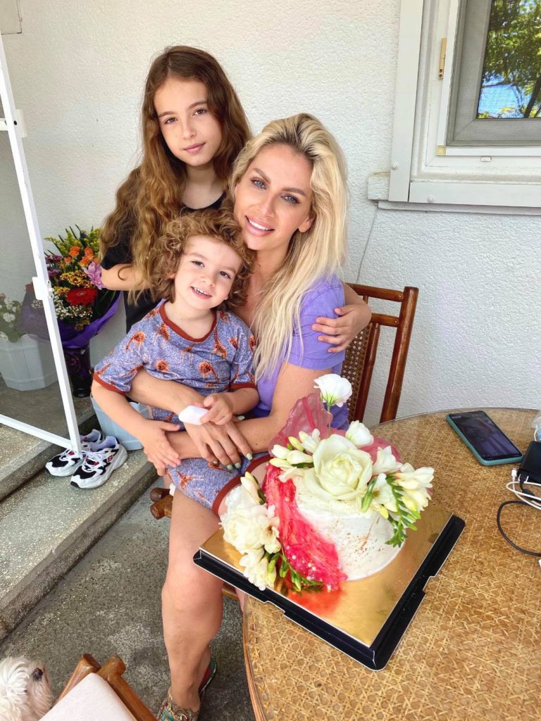 Andreea Bănică spune adevărul despre divorțul dintre Claudia Pătrășcanu și Gabi Bădălău. Artista a fost citată ca martor. „M-am simțit hărțuită în instanță”