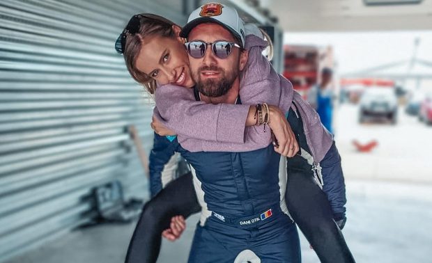 Imagine Stire Dani Oțil și Gabriela Prisăcariu vor deveni părinți. Modul special în care prezentatorul TV a anunțat că iubita lui este însărcinată. „O să avem un copil” | 2review.ro