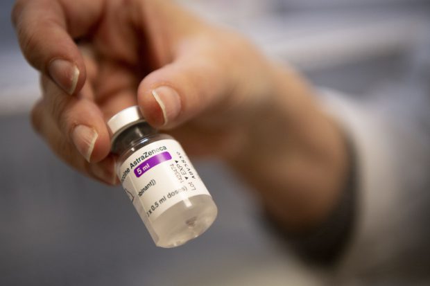 Danemarca a raportat două cazuri de tromboză la persoane imunizate cu AstraZeneca. Una dintre ele a murit
