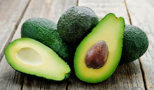 Avocado contaminat cu metale grele, retras dintr-un lanț de magazine