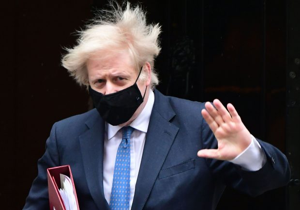 Boris Johnson a cerut scuze că a fost la o petrecere în lockdown, după aproape 2 ani de la eveniment și după o mulțime de critici