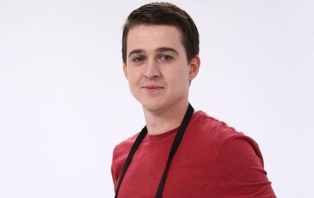 Imagine Stire „Chefi la cuțite” 2021- sezonul 9. Paul Vasile a primit cuțitul de aur din partea lui Sorin Bontea | 2review.ro