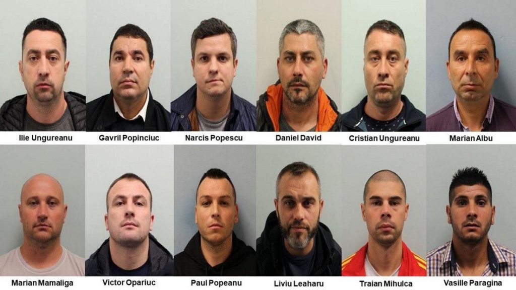 Povestea capturării românilor care au furat cărți rare de 2,4 mil. €. Anchetatorii au dat petrecere