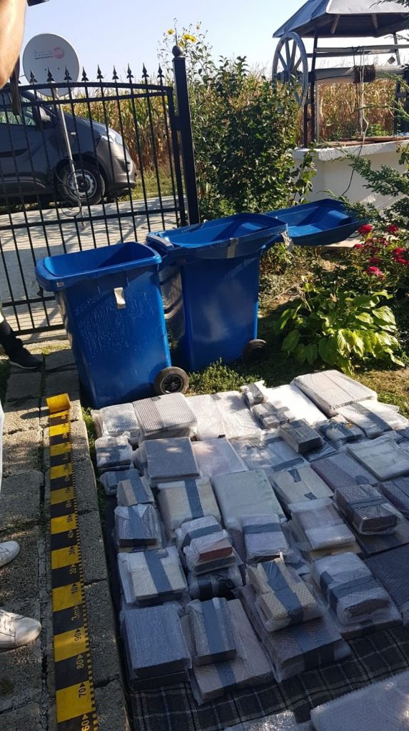 Povestea capturării românilor care au furat cărți rare de 2,4 mil. €. Anchetatorii au dat petrecere