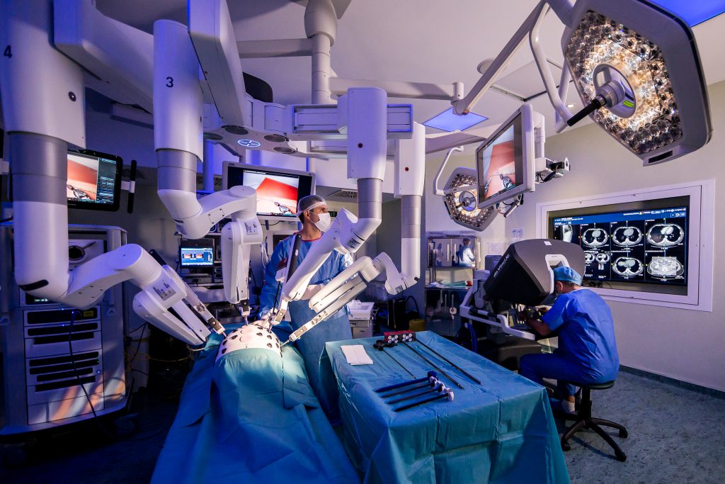 (Publicitate) Diagnosticarea și tratamentul cancerului colorectal – o urgență în epoca COVID-19
