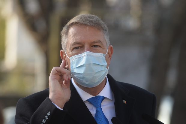 Klaus Iohannis i-a mulţumit lui Viktor Orban pentru ajutorul oferit de Ungaria în tratarea românilor cu COVID