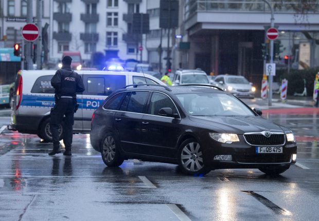 VIDEO | Proteste violente într-un oraș din Germania împotriva restricțiilor anti-COVID