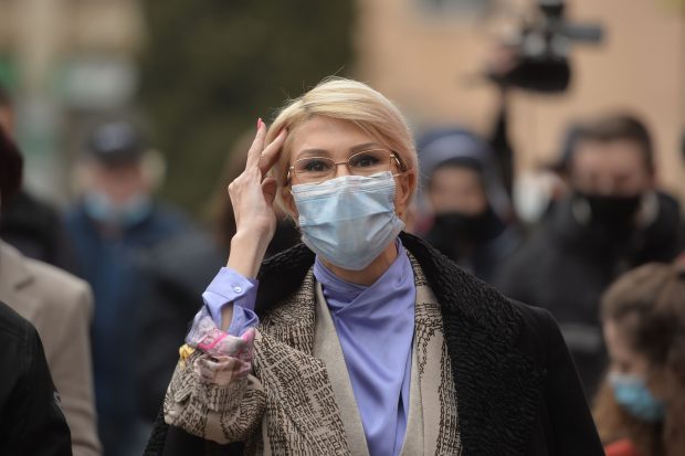 Ministrul muncii: „Sunt persoane angajate la stat cu salarii nete de 50.000 de lei pe lună. Nu spun unde, că ne trezim cu reacții adverse”