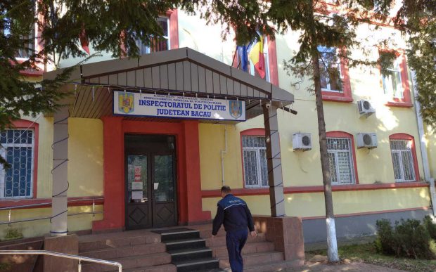 IPJ Bacău a negociat prost în cazul crimelor, dar când a fost vorba să mușamalizeze bătaia unui om în sediul Poliției s-a implicat serios!