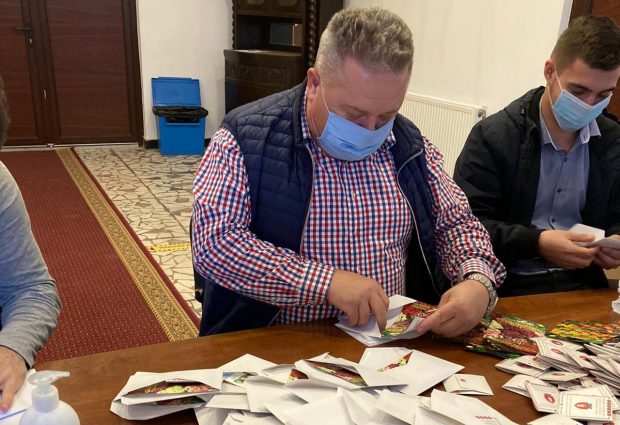 Mărțișor de pandemie la Sânnicolau Mare. Femeile primesc semințe de flori din partea Primăriei să le planteze de 8 martie