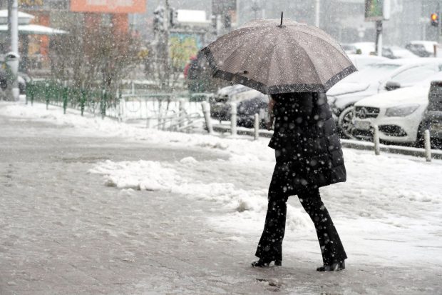 Ninsori și ploi în aproape toată țara. Avertizare meteo emisă de meteorologi
