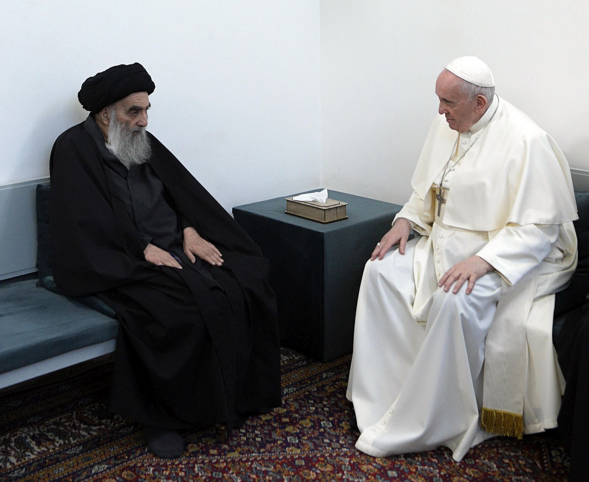 Papa Francisc È™i Liderul Musulmanilor È™iiÈ›i Ali Al Sistani Au Vorbit Despre Drepturile CreÈ™tinilor Din Irak In Timpul Unei Intalniri Istorice La Najaf Libertatea