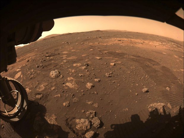 Noi imagini de pe Marte. Roverul Perseverance al NASA a făcut prima lui călătorie