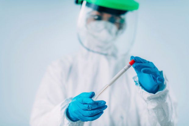 Tulpina braziliană de COVID, de două ori mai contagioasă decât cea inițială. Ce au mai descoperit cercetătorii