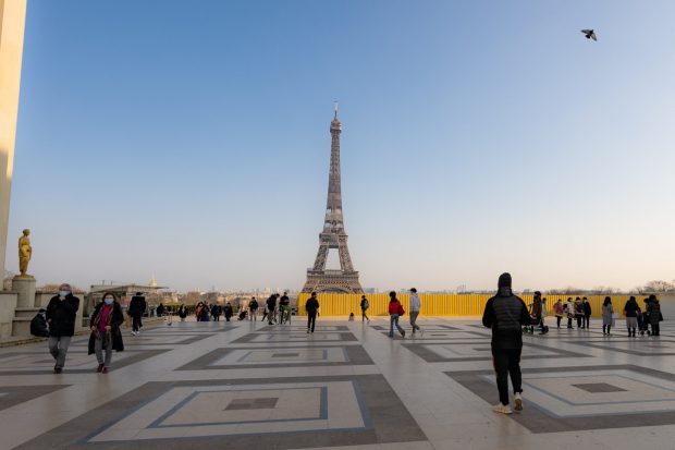 Măsuri dure în Franța. Lockdown de patru săptămâni pentru Paris și 16 departamente franceze