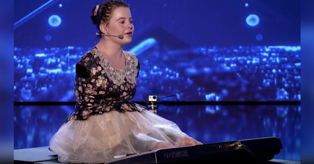 Imagine Stire Cine este tânărul de care Lorelai Moșneguțu, câștigătoarea „Românii au talent”, s-a îndrăgostit. Mama adoptivă a fetei face primele declarații. „Se ajută reciproc” | 2review.ro