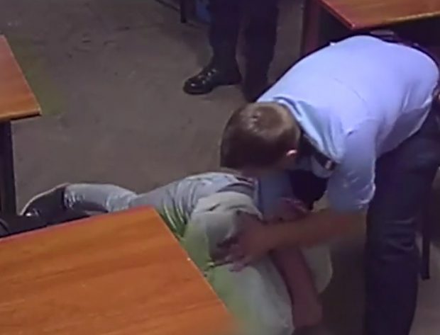 Bărbatul agresat în timpul interogatoriului de polițiștii de la Secția 16, cercetat pentru ultraj. Ce spunea Poliția Capitalei în urmă cu trei ani despre acest caz