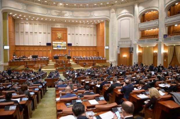 Şedinţă solemnă azi la Parlament dedicată împlinirii a 32 de ani de la Revoluţia Română din 1989