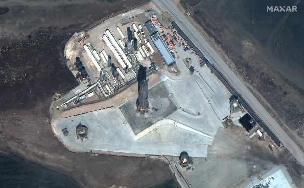 Racheta Starship 10, lansată de SpaceX, a aterizat cu succes, dar a explodat la sol
