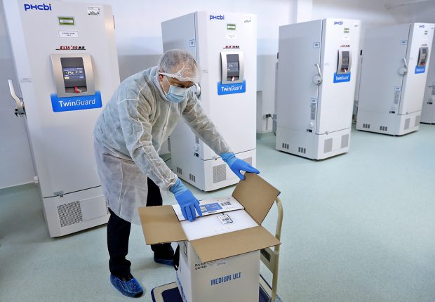 Tentative de fraudă cu vaccinuri anti-Covid în valoare de 14 miliarde de euro, în Uniunea Europeană. Cum acționează escrocii