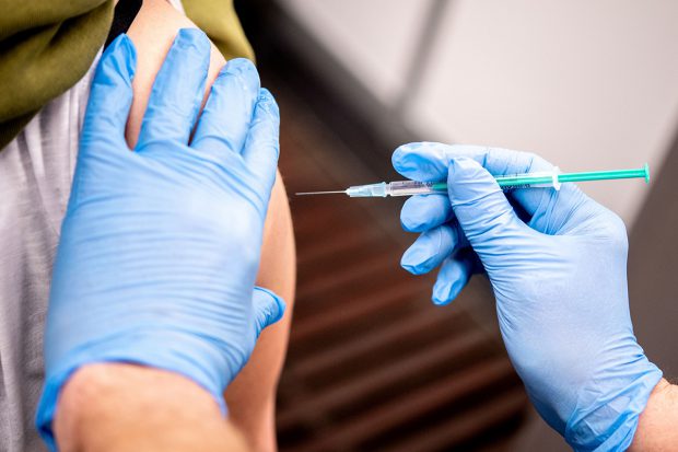Peste 47.000 de persoane, vaccinate anti-COVID în ultimele 24 de ore