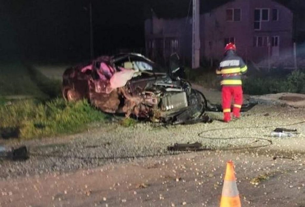 Șoferul BMW-ului X6 în care au murit doi tineri, la Baba Ana, a fost arestat. Bolidul s-a rostogolit 300 de metri