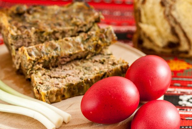Masa de Paşte, mai scumpă ”cu 50% faţă de anul trecut”. Cât costă acum carnea de miel