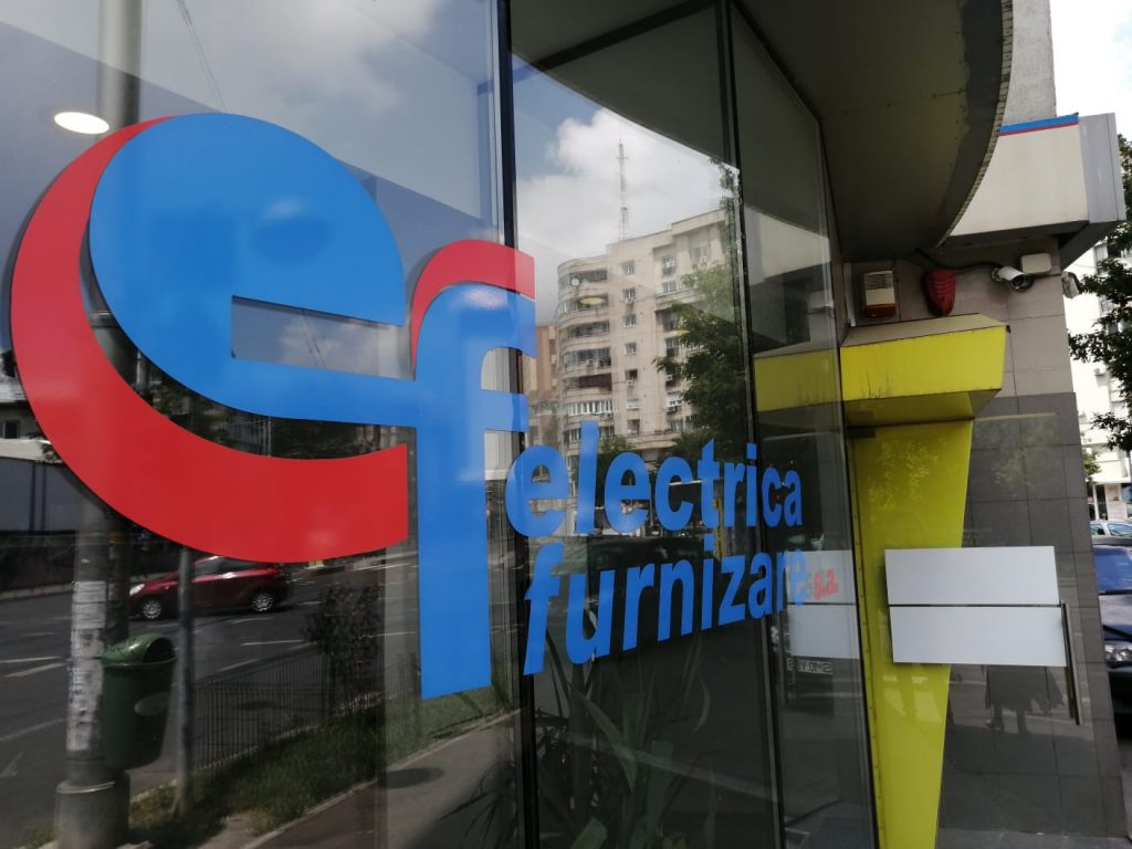 Un consumator acuză că oferta cea mai bună primită de la Electrica este, de fapt, o scumpire cu 13% a energiei