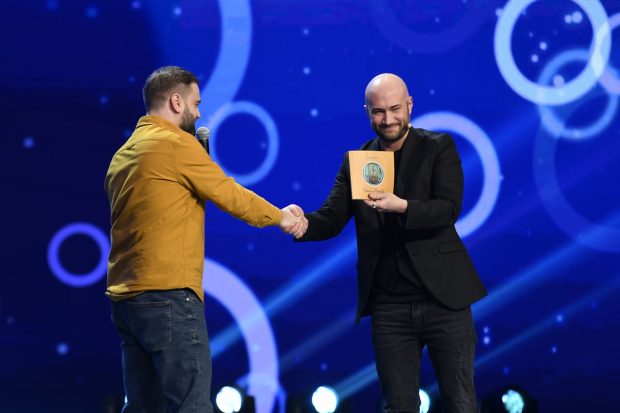 Imagine Stire „iUmor” sezonul 10 – Gabriel Dumitriu, ultimul finalist în cadrul show-ului | 2review.ro
