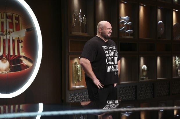 Imagine Stire „Chefi la cuțite” 2021 – sezonul 9. Un fost campion MMA și un preot vin să gătească | 2review.ro