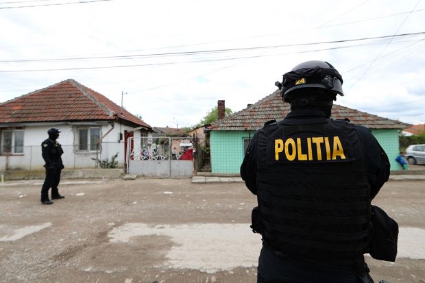 Cum au plănuit o mamă și fiica ei să ucidă un bărbat pentru a-i lua averea